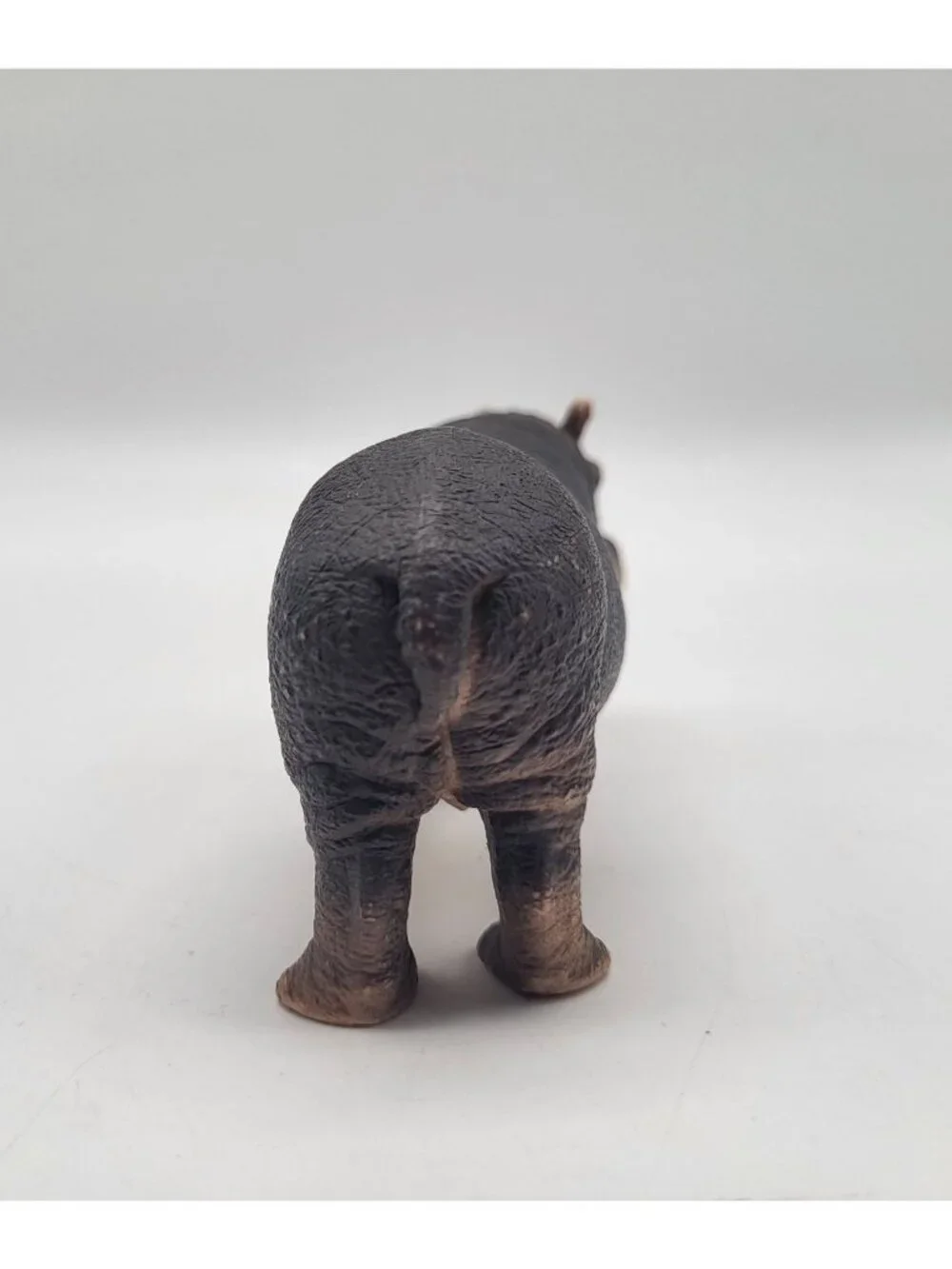 Schleich Hippo D-73527 Hippopotamus Mouth Closed Wildlife Toy Figure